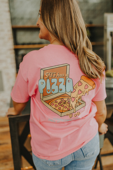 Customer wearing a 2000 Gildan Ultra Cotton Tee